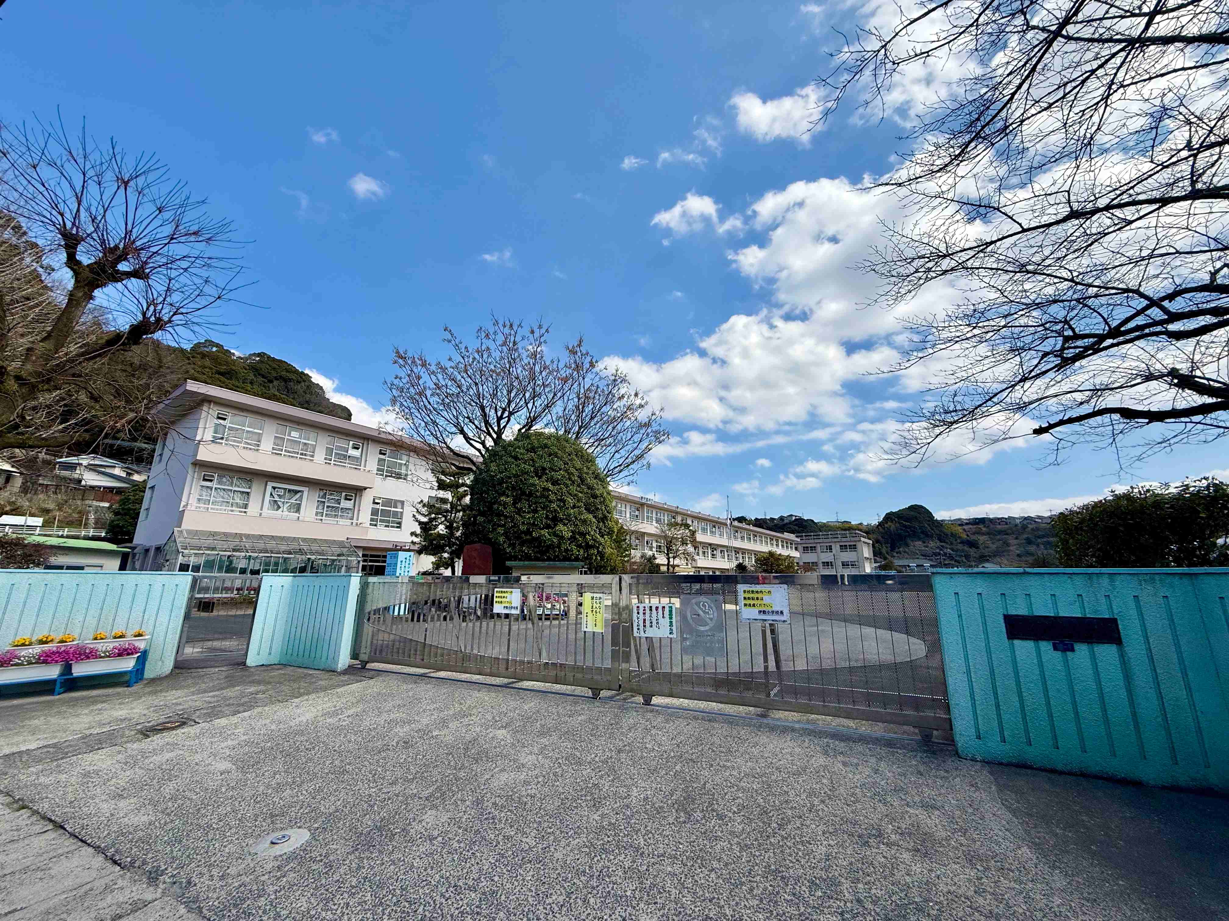 鹿児島市立伊敷小学校