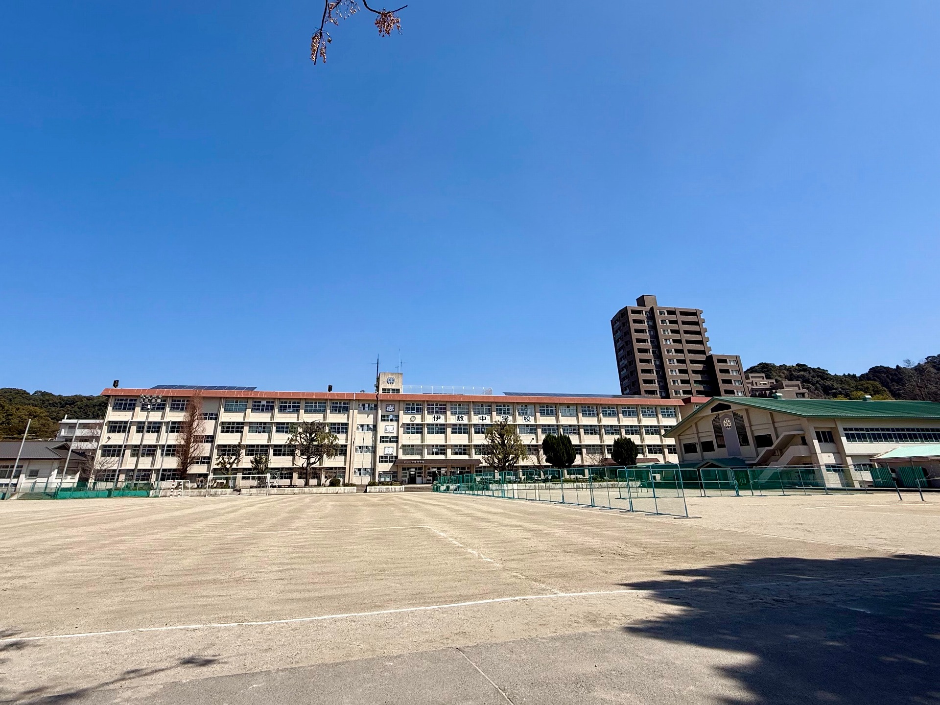 鹿児島市立伊敷中学校