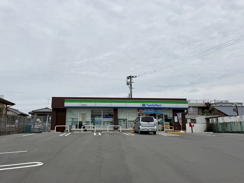ファミリーマート 吉野菖蒲谷店