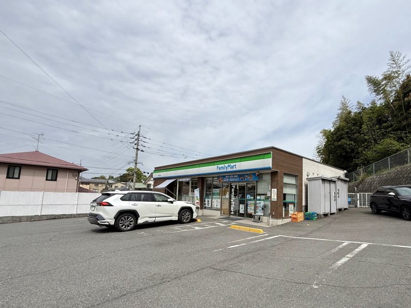 ファミリーマート 吉野小前店